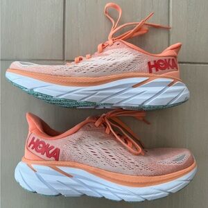 hoka Women's Clifton 8. Size 6.5 cantaloupe color